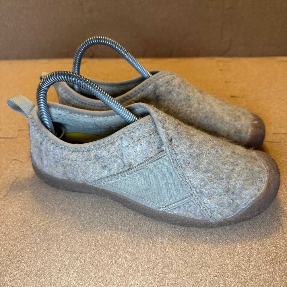 KEEN Howser II Women 7 Felt Slip On Shoes Tan Gray Wool Blend 1025536